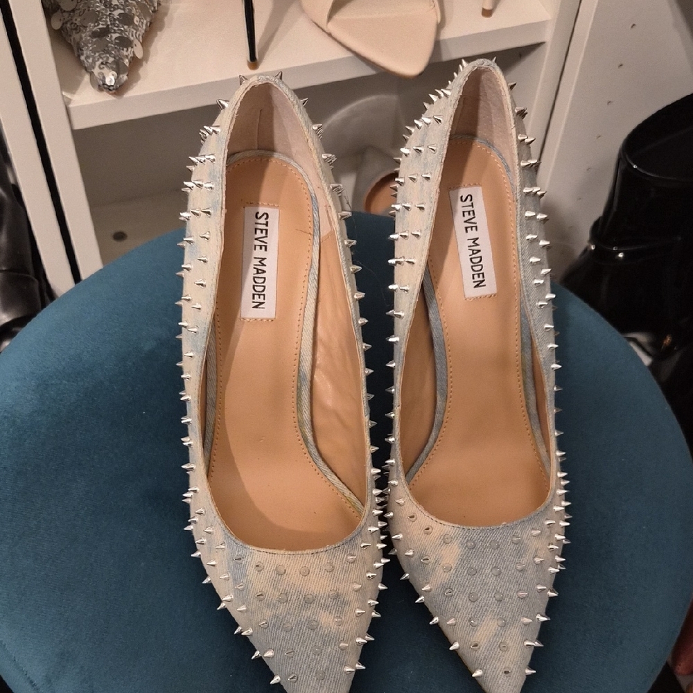 Steve Madden Light Blue Denim Pointed Pumps with Silver Spikes